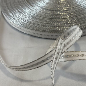 Woven 10mm ribbon with central design